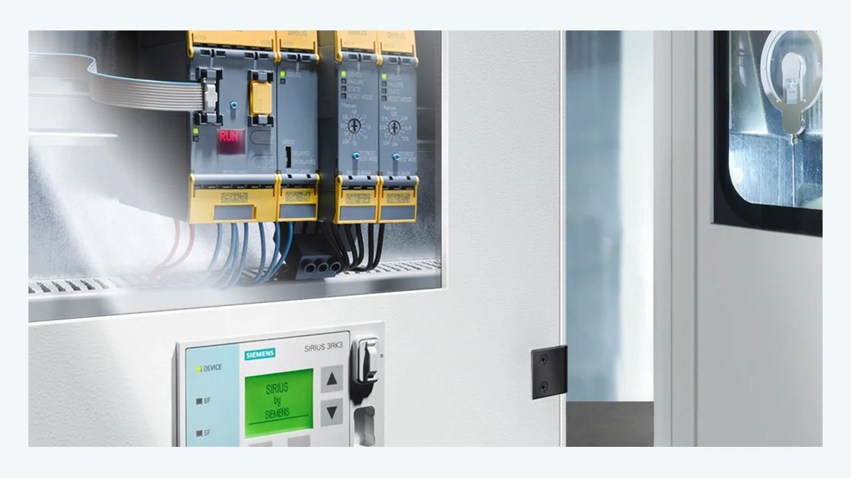 Siemens SIRIUS 3SK-Sicherheitsschaltgerät und Sicherheitskomponenten im Schaltschrank