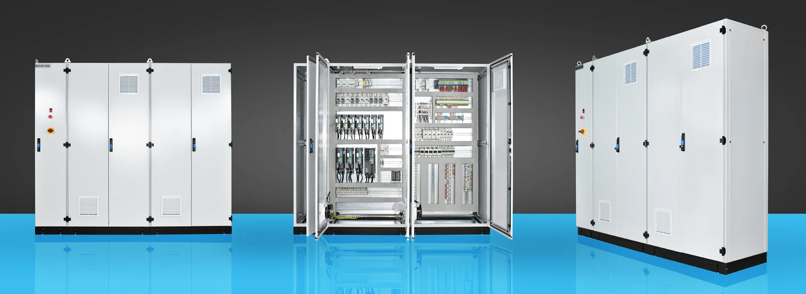 Automatisierungsraum mit PLC-Steuerschränken von Tempa Pano